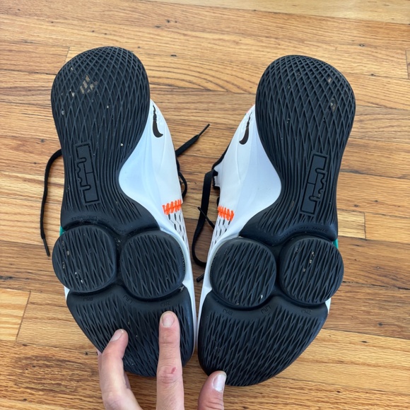 Nike Air 2020 Witness v5 - Picture 6 of 7